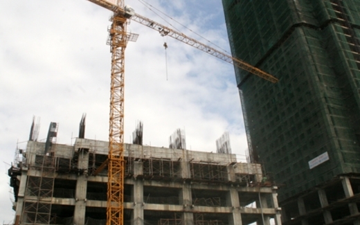 Giá nhà giảm sâu, mua vẫn sợ hớ