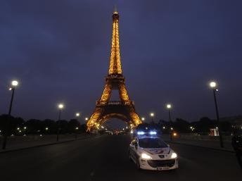 Tháp Eiffel, một mục tiêu của khủng bố hồi giáo