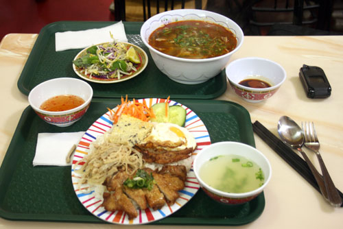 Đi chợ Việt, ăn món Việt