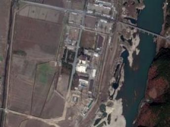 Bắc Triều Tiên phô trương thiết bị tinh lọc uranium