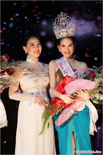 Năm, bảy đường... hoa hậu