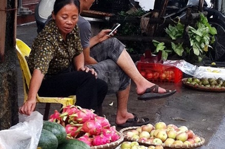 Hoa quả Trung Quốc nghi chứa chất gây vô sinh