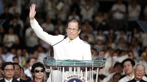 TT Philippines qui trách cho người tiền nhiệm về ngân quĩ trống rỗng