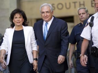 Dominique Strauss-Kahn được trả tự do với lời hứa danh dự