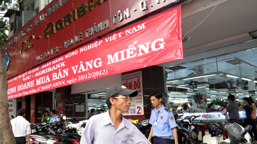 Tiệm vàng chuyển sang giao dịch ngầm