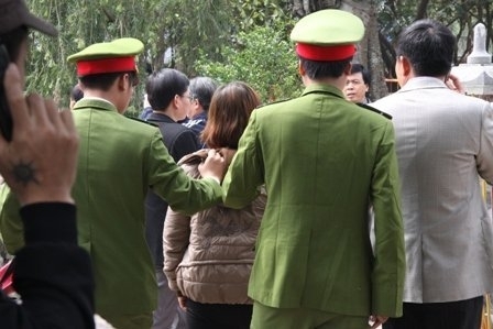 Chưa đến giờ Khai Ấn đã xuất hiện ấn giả