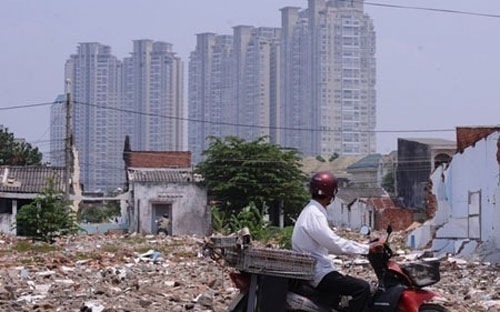 Doanh nghiệp địa ốc và kinh nghiệm “thoát hiểm”