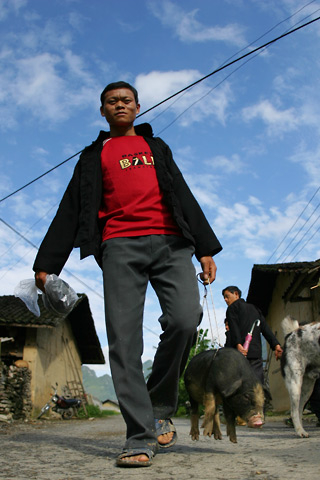 Phiên chợ lùi nơi biên viễn