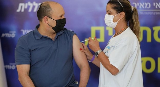 Liều thứ ba của vắc-xin ảnh hưởng đến những người bị nhiễm biến thể Delta như thế nào?