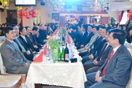 Một số hình ảnh đón mừng ngày lễ 8-3 của chị em Phụ nữ các thành phố Kiev, Kharkov, Odessa - Ucraina