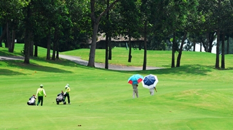 Cấm chơi golf: Phép thử lòng tự trọng