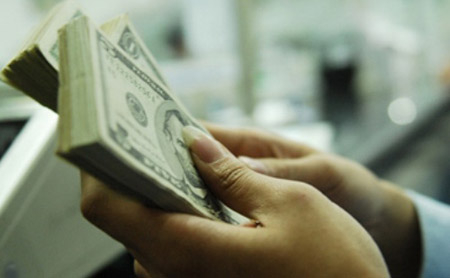 USD vào VN: Sao không chảy chỗ trũng?