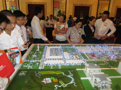 Nhà, đất vừa túi tiền: Chờ giảm giá nữa