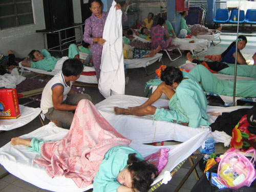 Bệnh viện ăn cắp giờ công