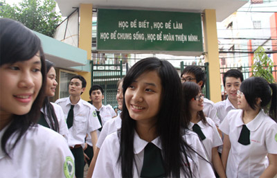 Phát ngôn&Hành động: Tượng đài, đường cong và triết lý giáo dục