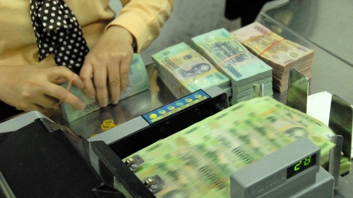 Lãi suất huy động tiếp tục giảm