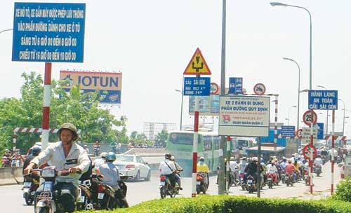“Ma trận” biển báo giao thông