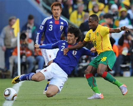 Nhật Bản gây sốc bằng chiến thắng trước Cameroon