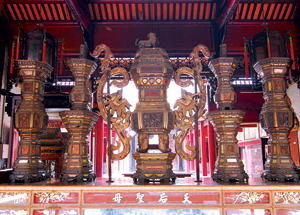 Tìm nét lạ trong kiến trúc đền chùa Chợ Lớn