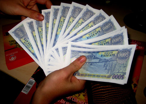 Sốt vó lo tiền lì xì Tết