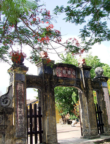 Trưa hiền hòa nơi phố cổ Hội An