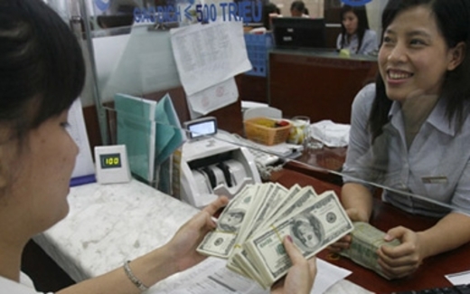 Mất tiền oan vì tham đua sóng USD