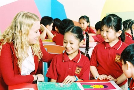 Học sinh trường quốc tế ồ ạt "nhảy" sang trường công