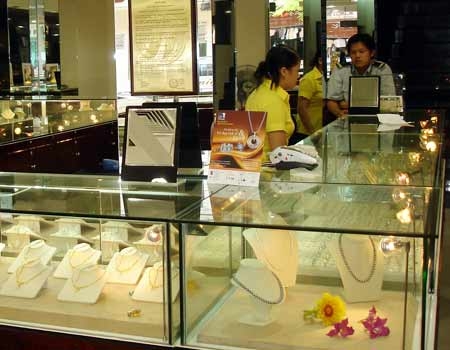 Người Hà Nội rục rịch mua vàng miếng