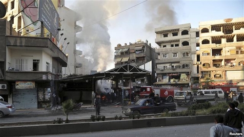 Syria tấn công gần phi trường, cắt Internet