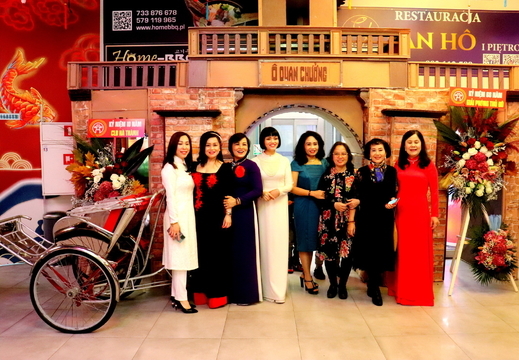 Kỷ niệm 68 năm ngày Giải phóng thủ đô và 10 năm ngày thành lập Câu lạc bộ Hà thành tại Ba Lan.