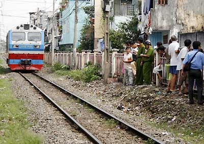 Có thể đi qua đường ray được rồi.