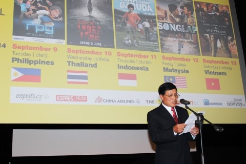 Xem phim ‘Lửa Phật’ ở Praha