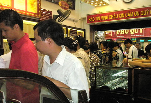DN vàng dính 'nghi án' sản xuất cầm chừng