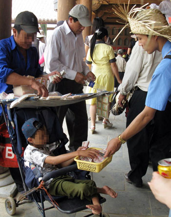 “Chặt chém”, lộn xộn ở ngôi chùa lớn nhất Việt Nam