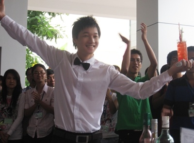 Hành nghề như diễn xiếc