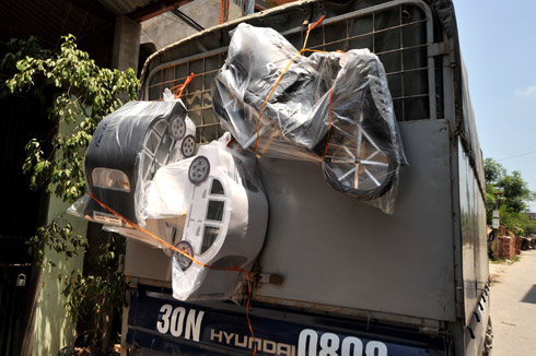 'Đốt' máy bay, ôtô Mercedes mùa Vu lan