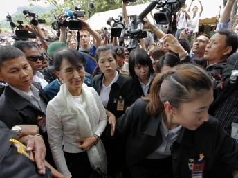 Báo chí Miến Điện ca ngợi bà Aung San Suu Kyi ngang tầm tổng thống
