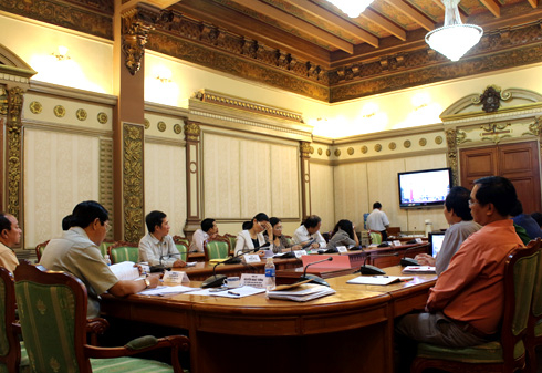 Công chức sắp bị cấm uống rượu bia vào buổi trưa