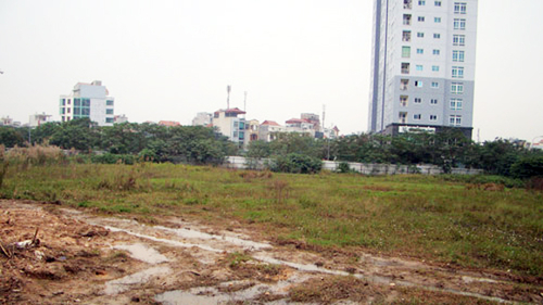 Nghịch lý đất ‘‘vàng” bỏ hoang