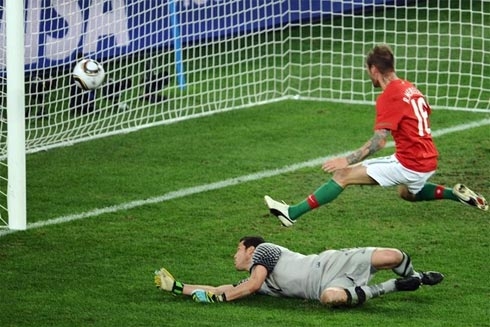 Brazil, Bồ Đào Nha dắt nhau đi tiếp sau trận cầu nhạt