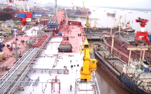 Vinashin sang trang mới: “Con dại, cái mang”