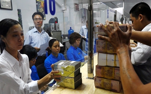 Cầu vốn ngoại ngân hàng, ai được bán ai dám mua?