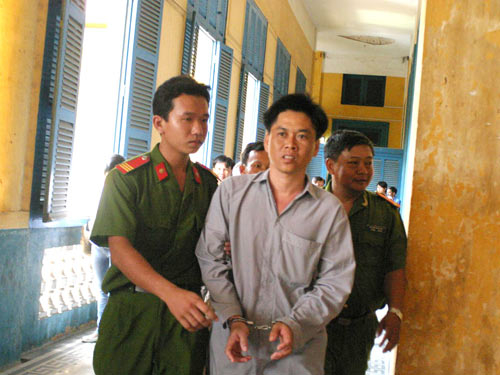 Cha bị hại kêu oan cho bị cáo