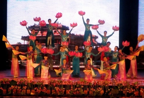 Không ai... vô can (II)