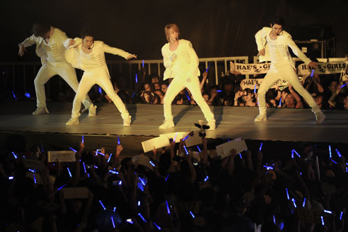 Quản lý văn hóa kiểu “ngăn sông cấm chợ”