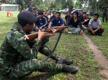 Càng gần đến bầu cử Quốc hội, quân đội Thái Lan tìm cách biểu dương sức mạnh