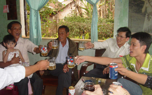 Từ hai chiến tuyến về chung một nhà