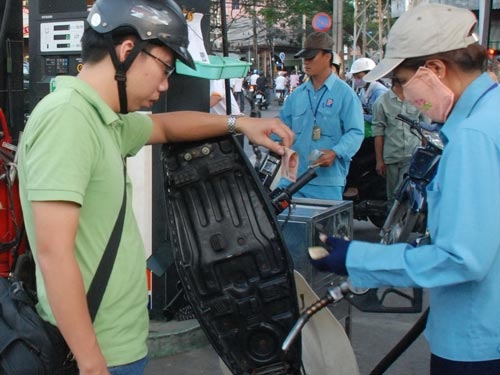 Bất ổn điều hành giá xăng dầu
