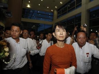 Bà Aung San Suu Kyi lần đầu tiên công du Thái Lan