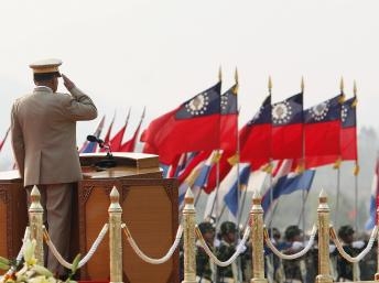 Mỹ thúc giục Miến Điện cải tổ quân đội